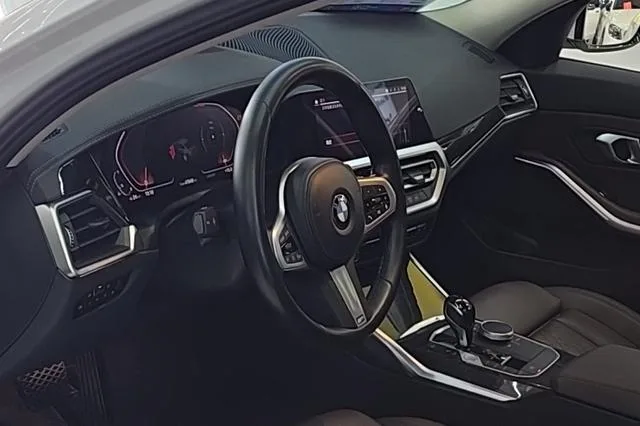 BMW 3 Series 2022 325Li M Sports suit interior photo 11