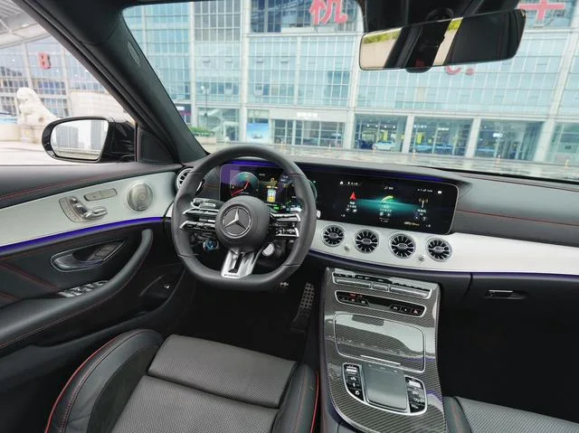 Mercedes-Benz Mercedes-AMG E-Class 2022 Segundo cambio AMG E 53 4MATIC interior foto 9