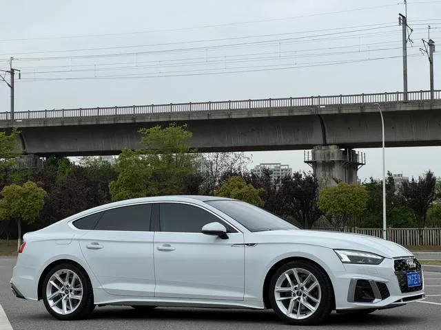 Audi A5 2023 Sportback 40 TFSI Fashion dynamic type exterior photo 3