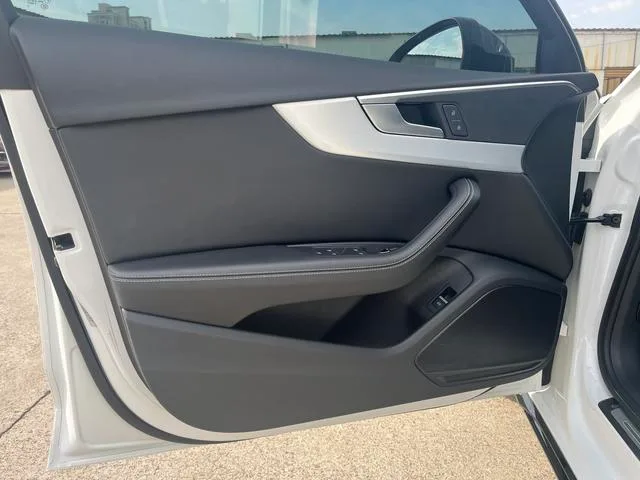 Audi A4L 2022 40 TFSI Deluxe Dynamic interior photo 10