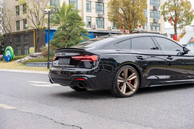 Audi RS 5 2021 2.9T Sportback Dark Gold Edition interior photo 8