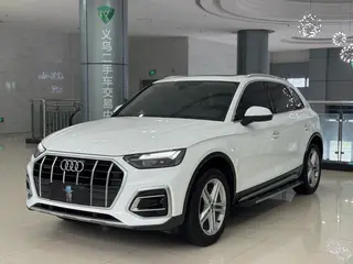 Audi Q5L 2022 40T Moda y elegante