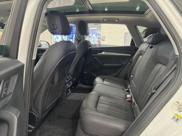 Audi Q5L 2022 40T Fashion and Elegant interior photo 12