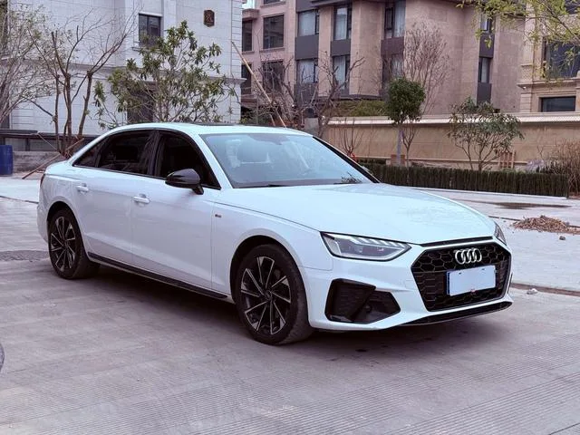 Audi A4L 2023 40 TFSI Deluxe dinámico exterior foto 3