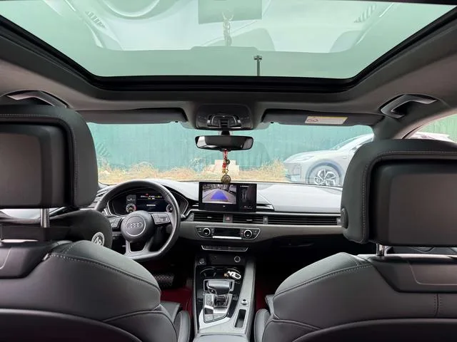 Audi A4L 2023 40 TFSI Deluxe dinámico interior foto 9