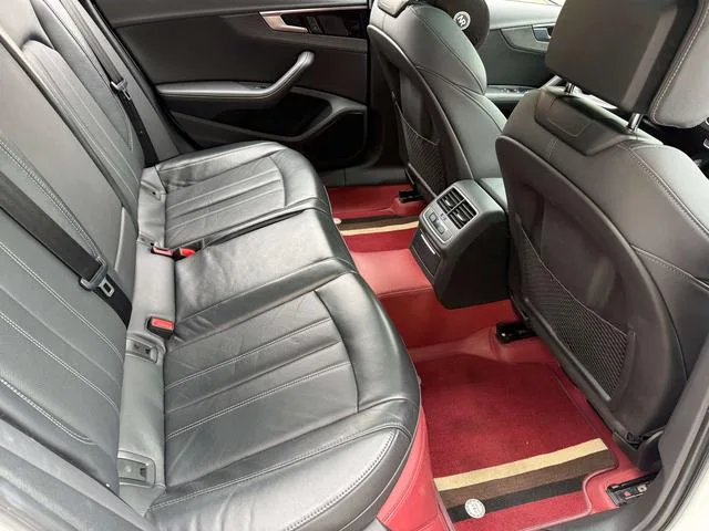 Audi A4L 2023 40 TFSI Deluxe dinámico interior foto 12