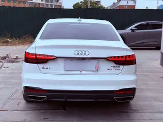 Audi A4L 2023 40 TFSI Deluxe dinámico interior foto 14