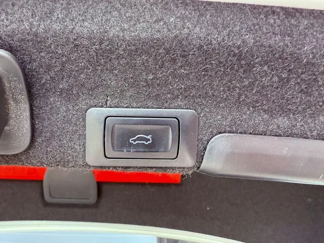 Audi A4L 2023 40 TFSI Deluxe dinámico interior foto 16