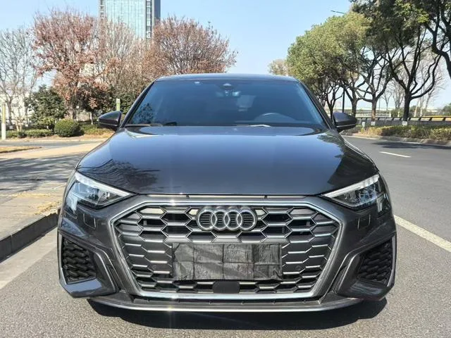 Audi A3 2023 Restyling A3L Limousine 35 TFSI Fashion Sport exterior photo 2
