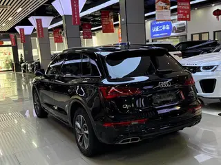 Audi Q5L 2023 40T Deluxe dinámico interior foto 10