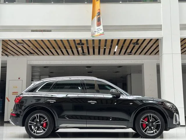 Audi Q5L 2023 40T Модный и динамичный экстерьер фото 7