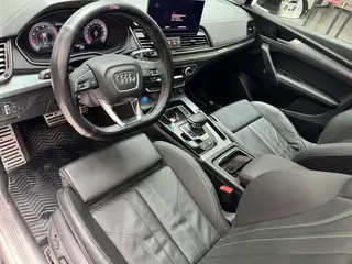 Audi Q5L 2023 40T Модный и динамичный интерьер фото 11