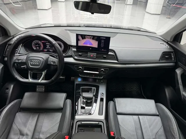 Audi Q5L 2023 40T Модный и динамичный интерьер фото 13