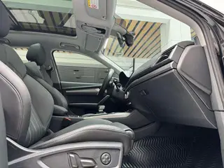 Audi Q5L 2023 40T Модный и динамичный интерьер фото 17