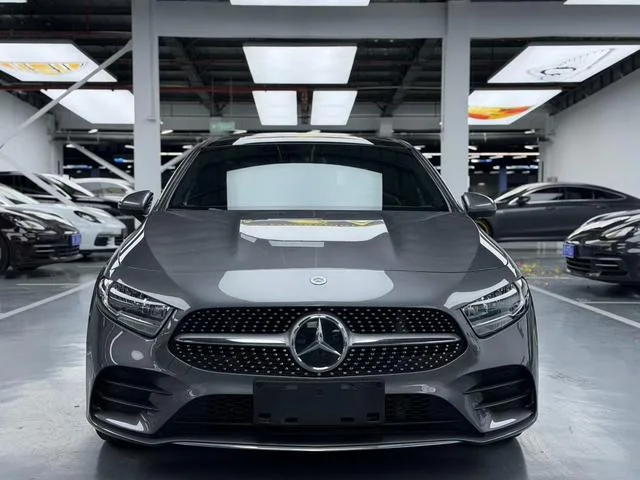 Mercedes-Benz A-Class 2019 A 200 L Edición especial de primera clase de coche deportivo exterior foto 2