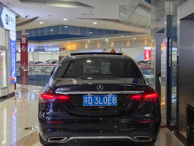 Mercedes-Benz E-Class 2021 Restyling E 300 L Fashionable sports car exterior photo 3
