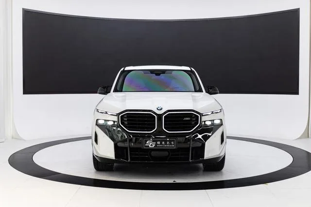 BMW XM 2023 50e exterior foto 6