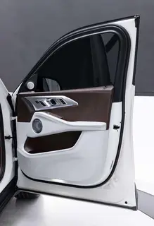 BMW XM 2023 50e interior foto 13