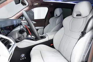 BMW XM 2023 50e interior foto 18