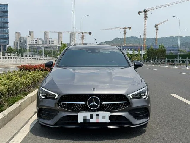 Mercedes-Benz CLA 2021 CLA 260 4MATIC Coupé de cuatro puertas exterior foto 3
