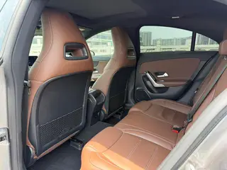 Mercedes-Benz CLA 2021 CLA 260 4MATIC Coupé de cuatro puertas interior foto 12