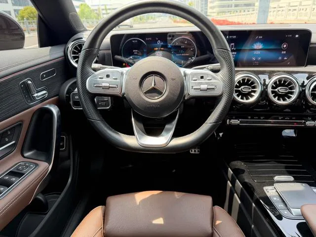 Mercedes-Benz CLA 2021 CLA 260 4MATIC Coupé de cuatro puertas interior foto 15