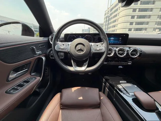 Mercedes-Benz CLA 2021 CLA 260 4MATIC Coupé de cuatro puertas interior foto 16