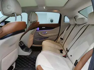 Mercedes-Benz E-Class 2022 E 300 L Fashionable Passenger car interior photo 14