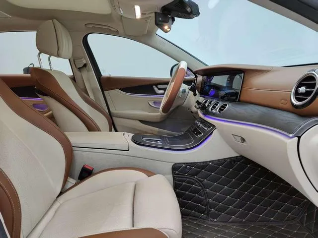 Mercedes-Benz E-Class 2022 E 300 L Fashionable Passenger car interior photo 15