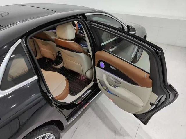 Mercedes-Benz E-Class 2022 E 300 L Fashionable Passenger car interior photo 20