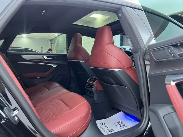 Audi A7L 2024 45 TFSI quattro Black Samurai Edition interior photo 14