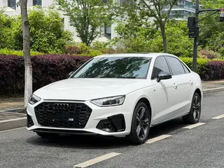 Audi A4L 2022 40 TFSI Deluxe Dynamic