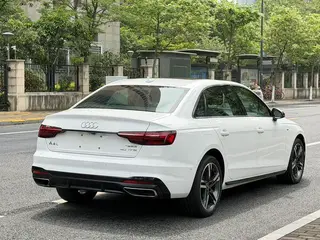 Audi A4L 2022 40 TFSI Deluxe Dynamic interior photo 11