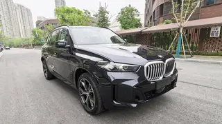 BMW X5 2025 xDrive30Li Premium Class M Sports Night Suit exterior photo 3