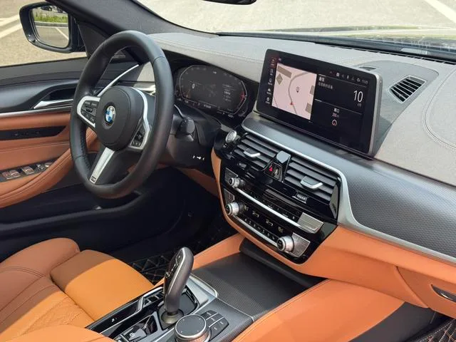 BMW 5 Series 2022 Second change 530i M Sports suit interior photo 13