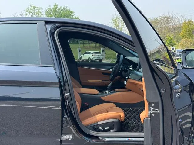 BMW 5 Series 2022 Second change 530i M Sports suit interior photo 14