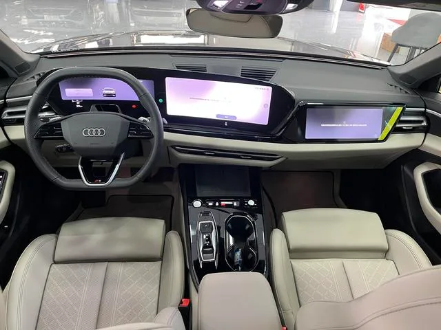 Audi A5L 2026 2.0T Versión deportiva interior foto 16
