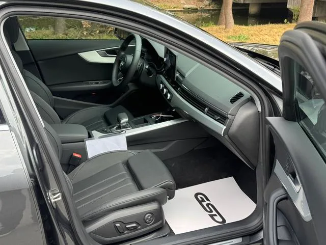 Audi A4L 2020 40 TFSI Модный и динамичный интерьер фото 16