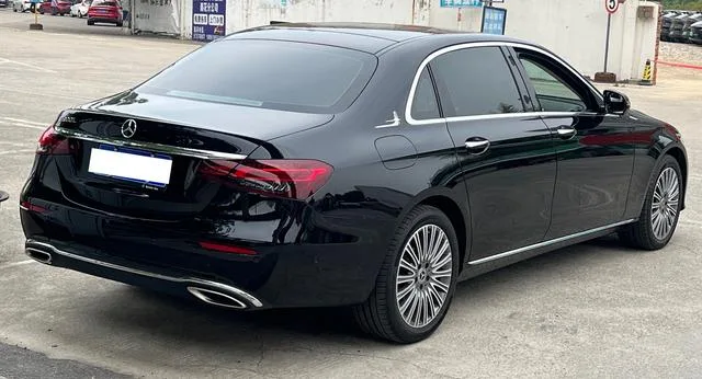 Mercedes-Benz E-Class 2022 E 300 L Премиальная комплектация Седан экстерьер фото 3