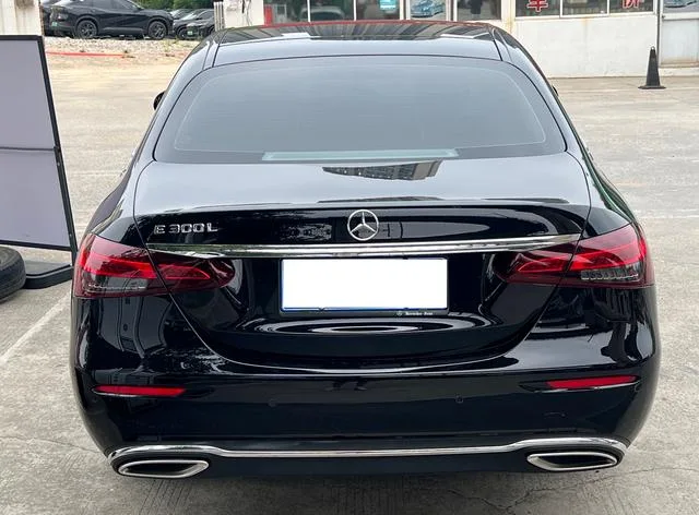Mercedes-Benz E-Class 2022 E 300 L Премиальная комплектация Седан экстерьер фото 4