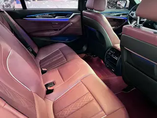 BMW 5 Series 2021 525Li M Sports suit interior photo 7