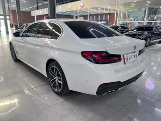 BMW 5 Series 2021 525Li M Sports suit interior photo 10