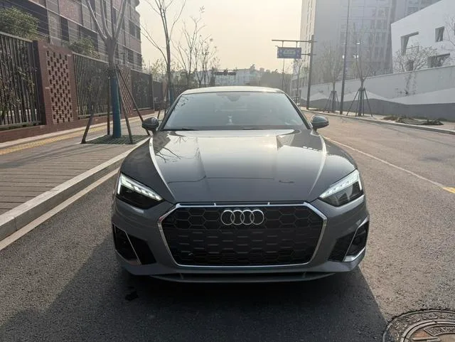 Audi A5 2021 Sportback 40 TFSI Tipo dinámico de moda exterior foto 2