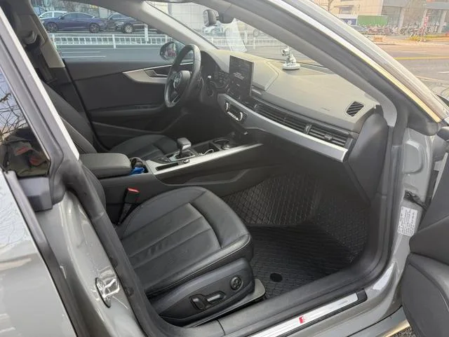 Audi A5 2021 Sportback 40 TFSI Tipo dinámico de moda exterior foto 4