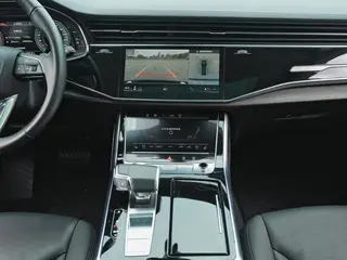 Audi Q8 2022 55 TFSI Deluxe Dynamic interior photo 7