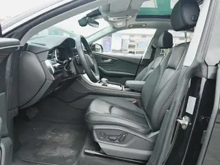 Audi Q8 2022 55 TFSI Deluxe Dynamic interior photo 9