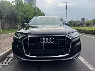 Audi Q7 2023 55 TFSI quattro S line Sporty exterior photo 2