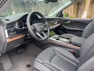 Audi Q7 2023 55 TFSI quattro S line Sporty interior photo 6