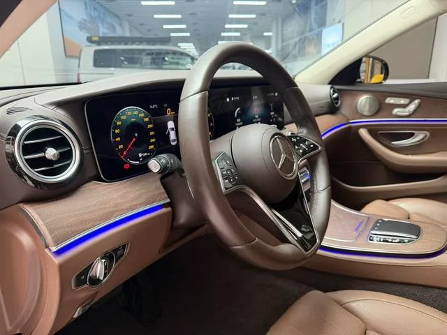 Mercedes-Benz E-Class 2022 Second change E 300 L Luxury type Passenger car interior photo 11