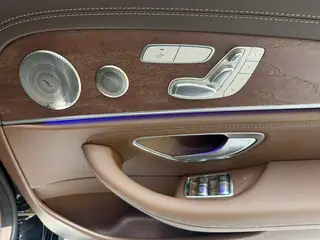 Mercedes-Benz E-Class 2022 Second change E 300 L Luxury type Passenger car interior photo 17